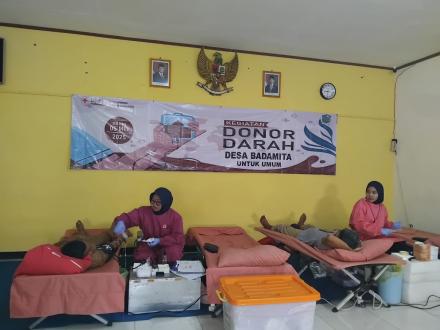 JAGA STOK DARAH, PEMDES BADAMITA GANDENG PMI LAKUKAN AKSI DONOR DARAH